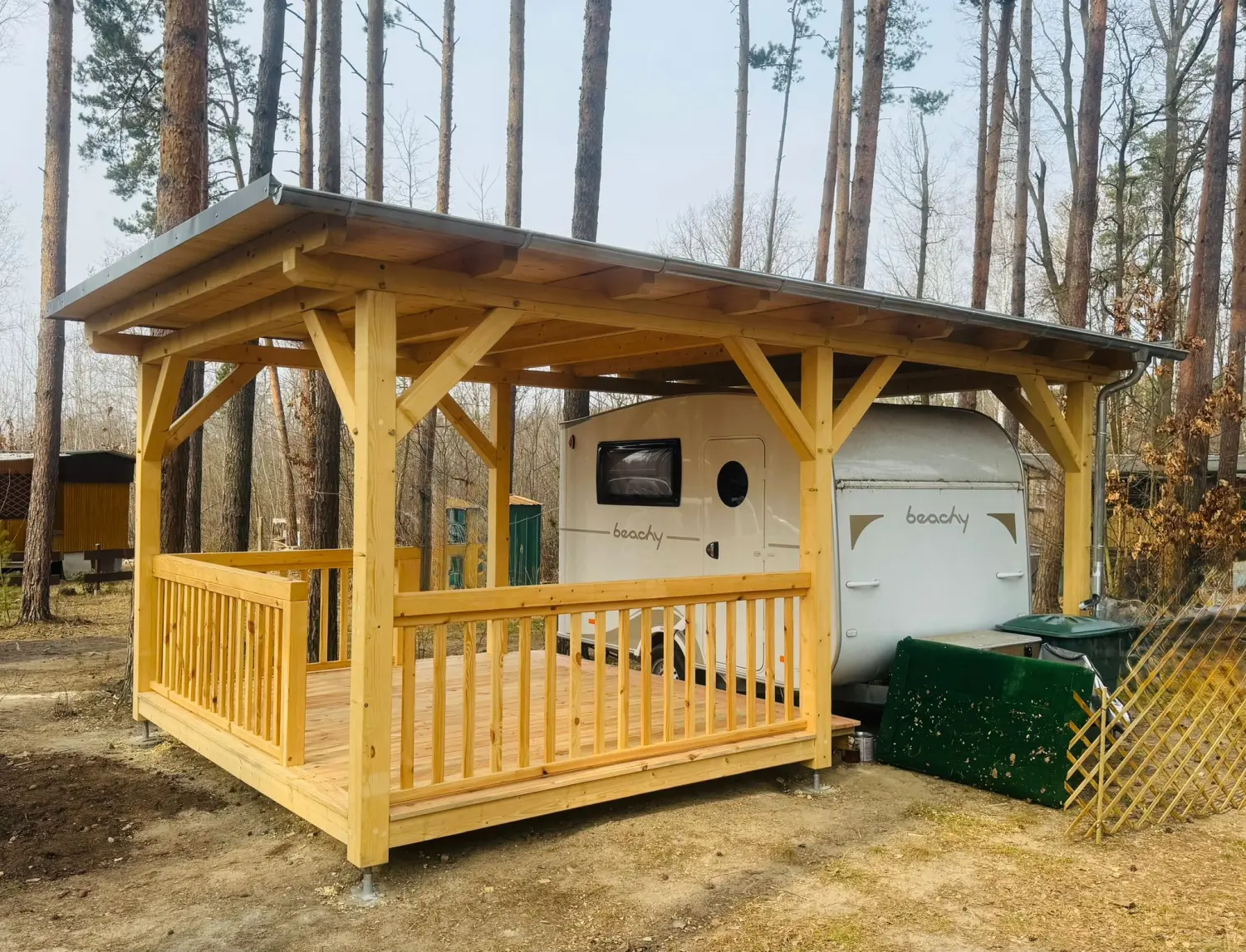 Zimmererarbeiten von Holz Biele
