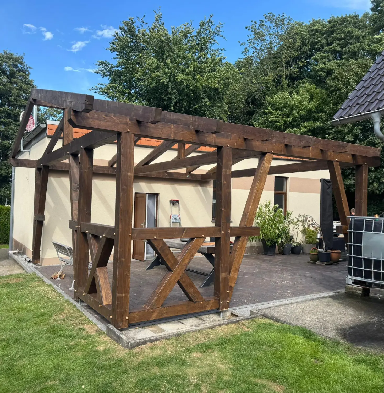 Zimmererarbeiten von Holz Biele