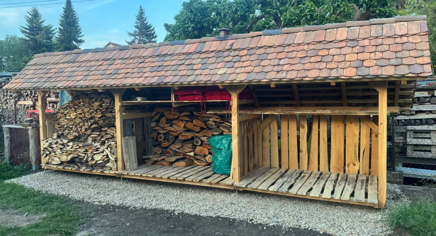 Zimmererarbeiten von Holz Biele